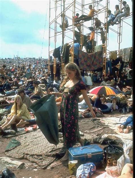 Bill Eppridge’s Incredible Images of Woodstock in 1969